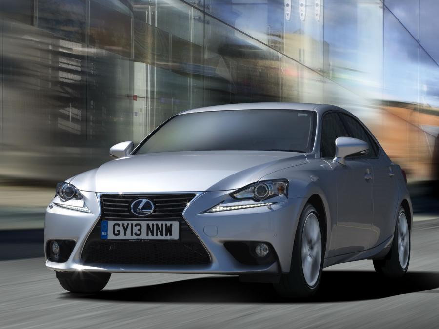  Lexus IS300h 2013 года  (UK) (фото 8 из 12)